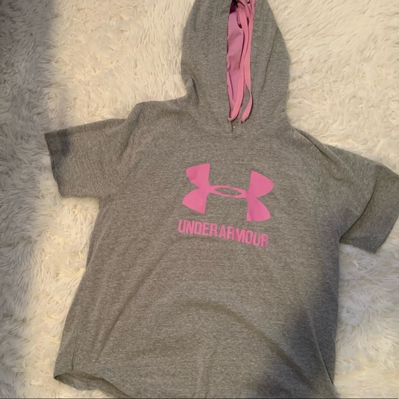 Hooded short sleeve UA top - Picture 1 of 5